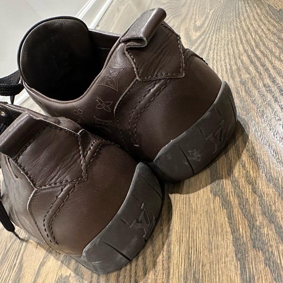 Louis Vuitton Sneaker - Picture 2 of 11